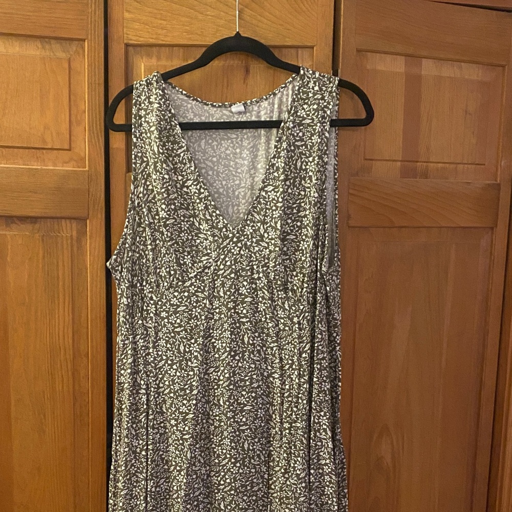 Old Navy Black and White Maxi Dress